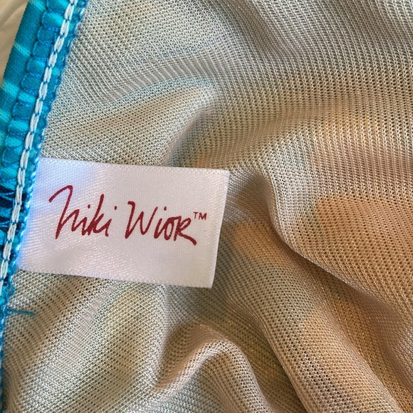 Niki Wior tropical print Halter bikini top with gold hardware NWOT size M. - Picture 6 of 6